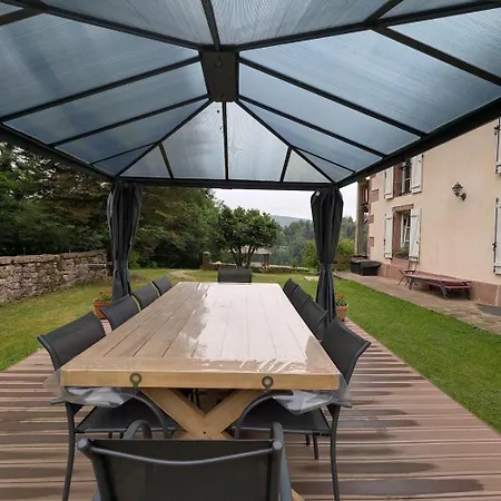 Violette, Les Accacias 3*