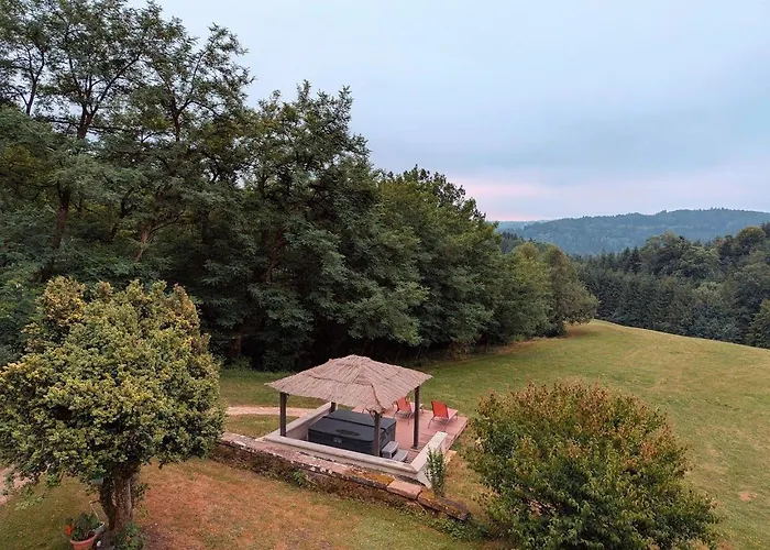 Violette, Les Accacias Отель типа 