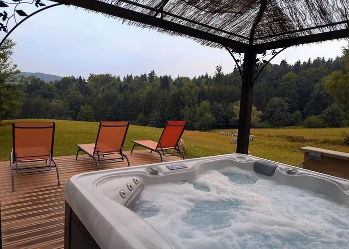 Violette, Les Accacias